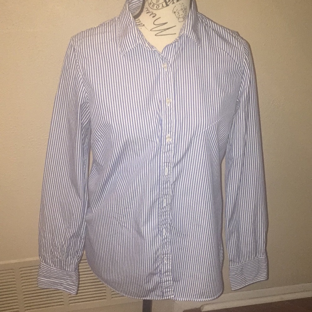 J crew woman’s tailored pin stripe shirt size med